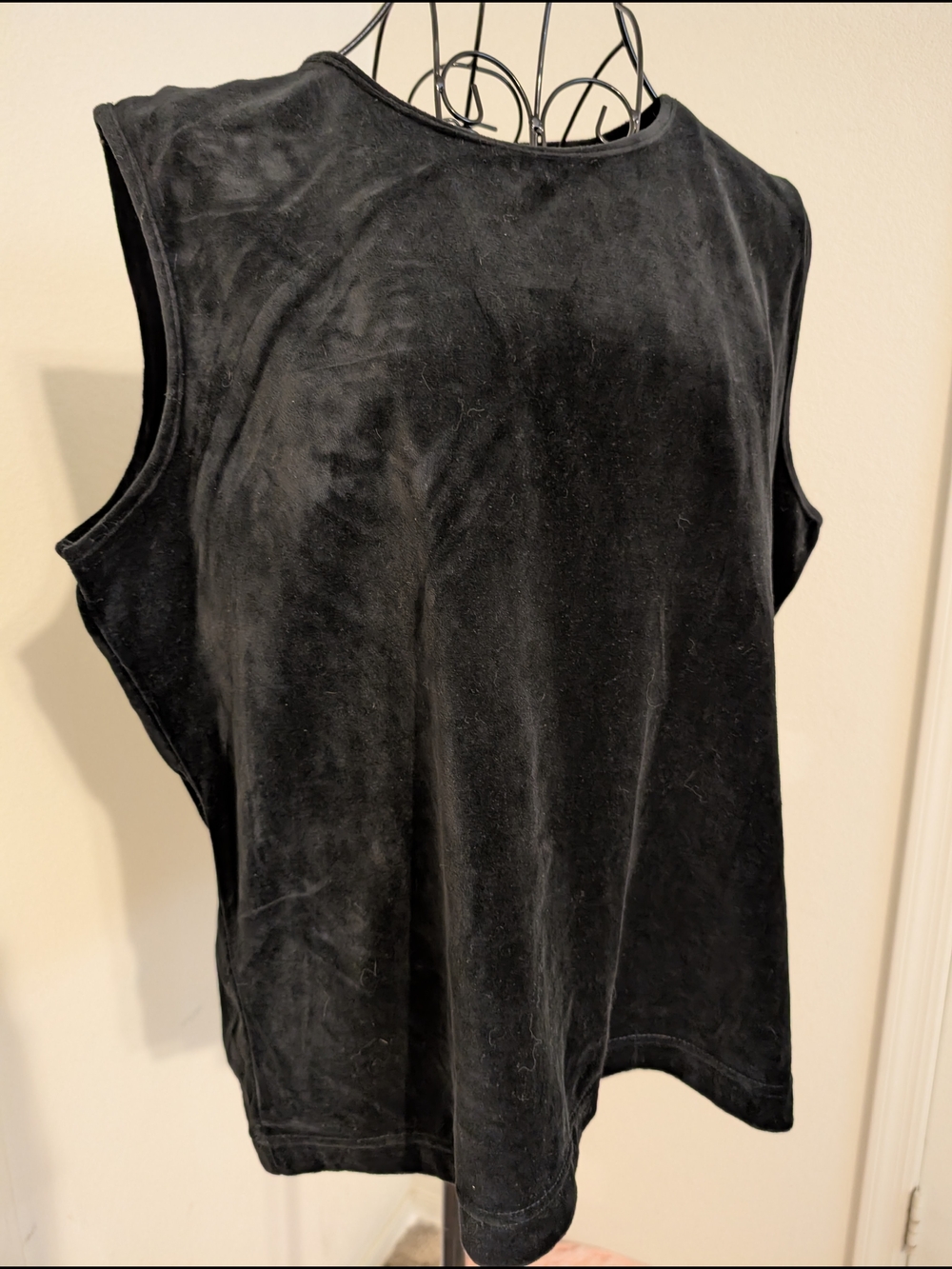 Liz Claiborne Black Sleeveless Velvet Tank Top - Women